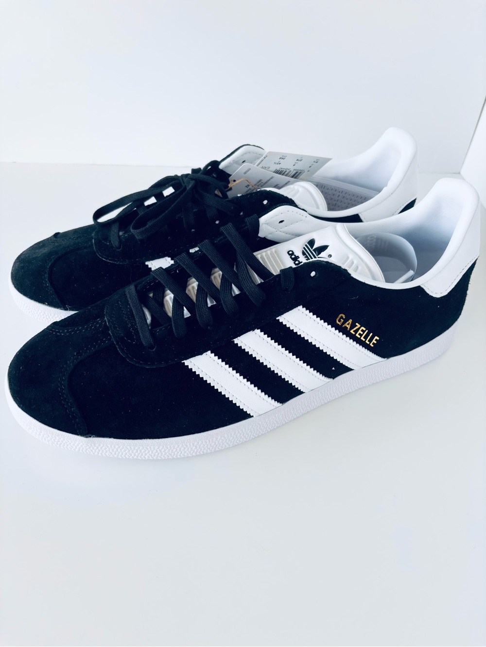 nib ADIDAS Gazelle 1991 Reissue Black/White Sneakers (Men’s 9.5, Women’s 10.5)
